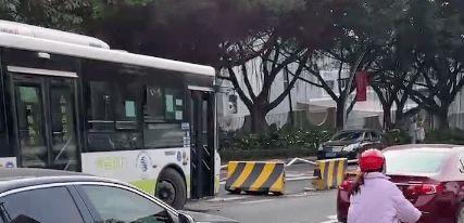 公交车爆料视频,揭秘城市交通一线的温馨瞬间 第1张 公交车爆料视频,揭秘城市交通一线的温馨瞬间 第1张